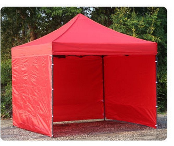 Stand aperto sul fronte del gazebo 3x3 rosso