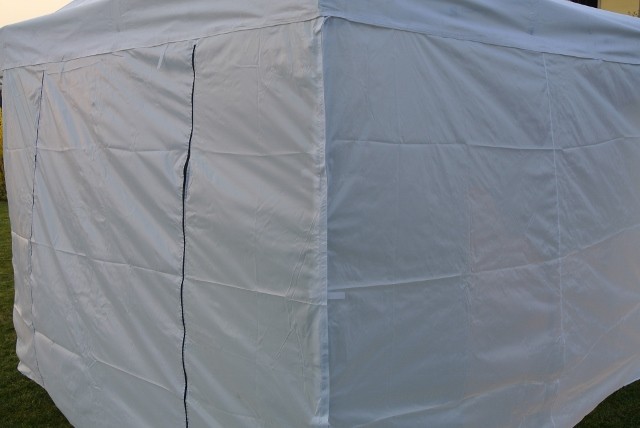 Dettaglio del telo del gazebo 4,5x3 bianco