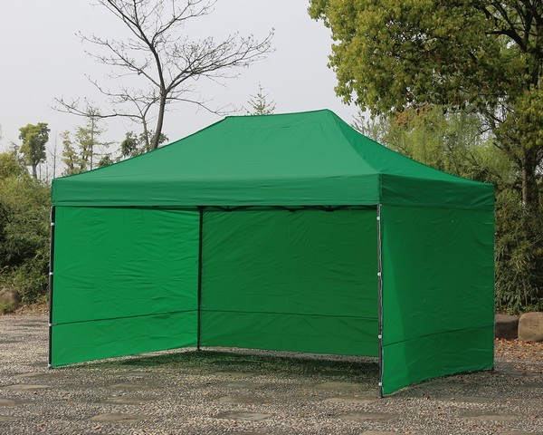 Gazebo 4,5x3 verde con pareti montate