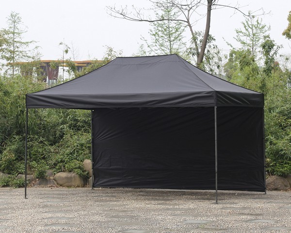 Gazebo 4,5x3 nero con pareti montate