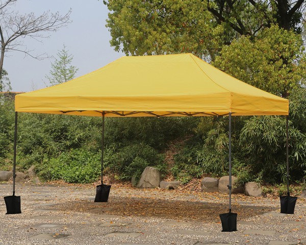 Dotazione del gazebo pieghevole 4,5x3 giallo