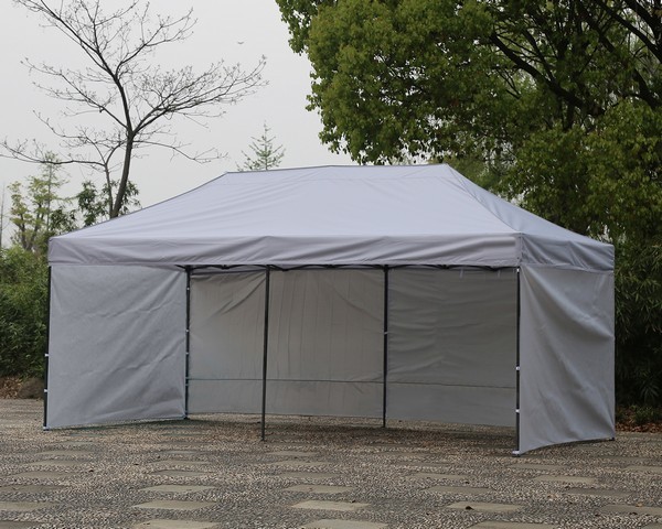 Dettaglio del telo del gazebo 6x3 bianco