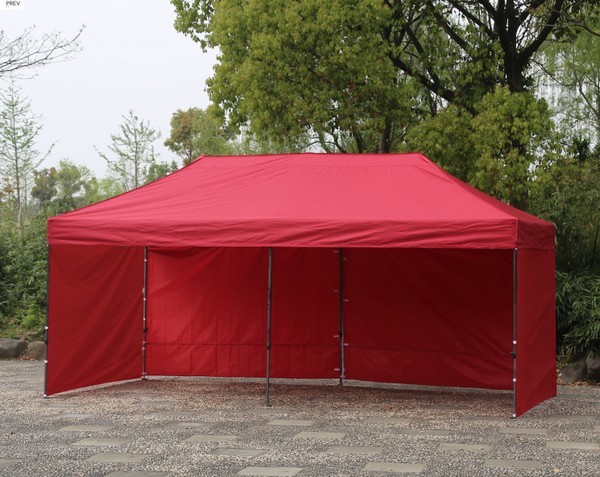 Gazebo 6x3 rosso con pareti montate
