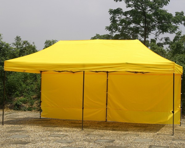 Gazebo 6x3 giallo con pareti montate