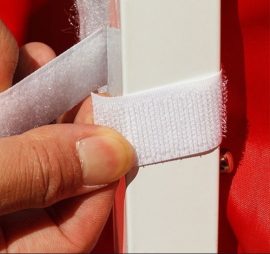 Pareti chiuse col velcro su tutto il perimetro